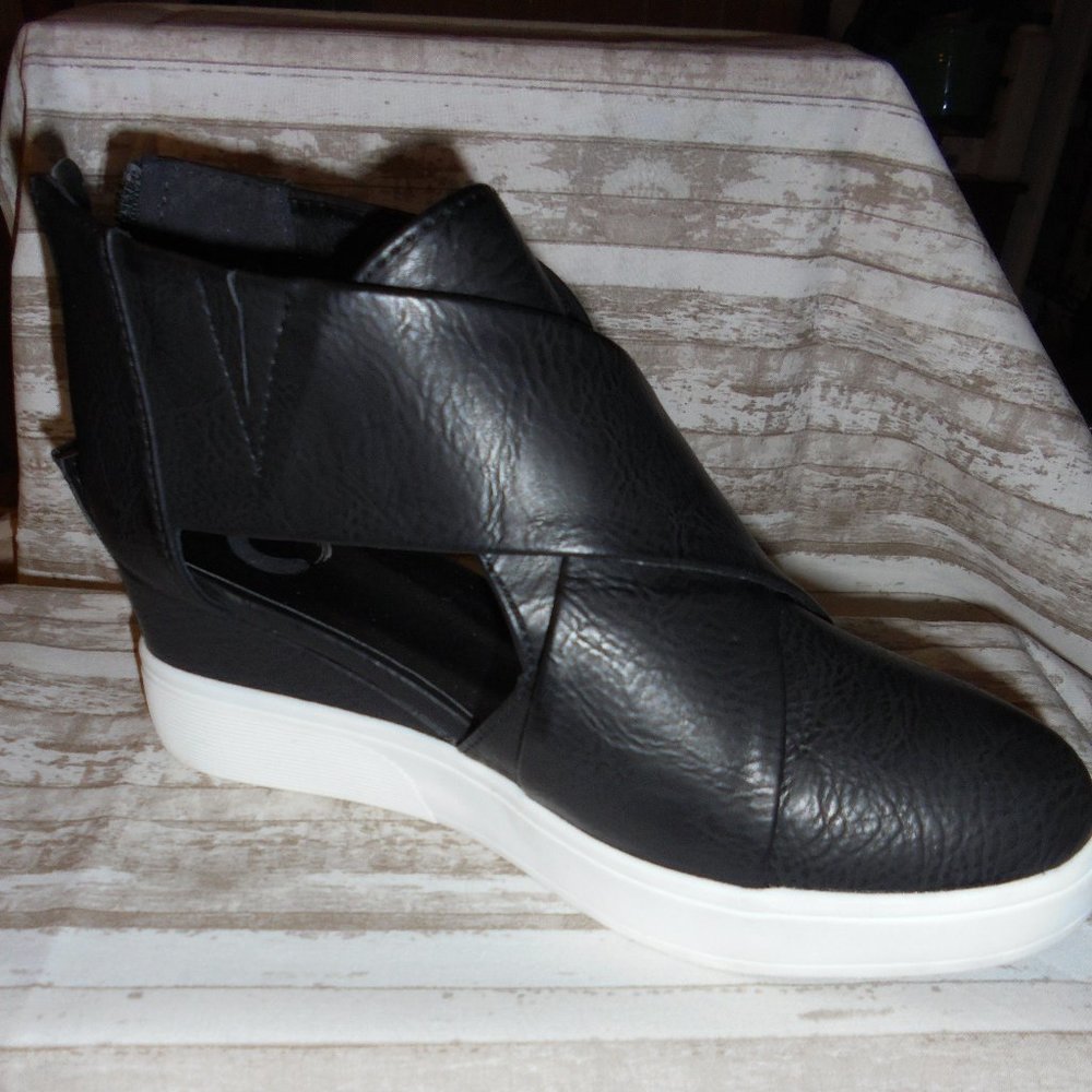 Brinley Co. Womens Criss Cross Sneaker Wedge NEW